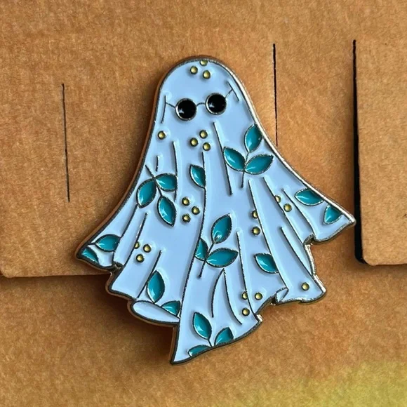 Leaf Ghost Pin - Picture 1 of 1